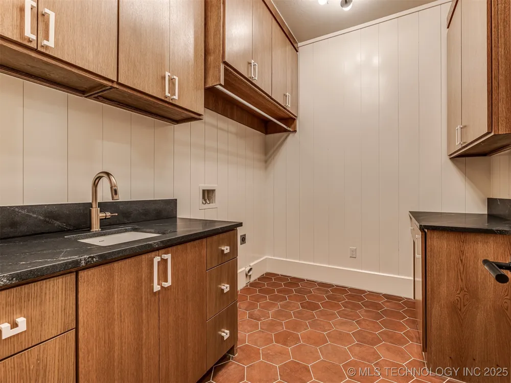 12125 Sunrise Ridge Loop Kingston, OK 73439