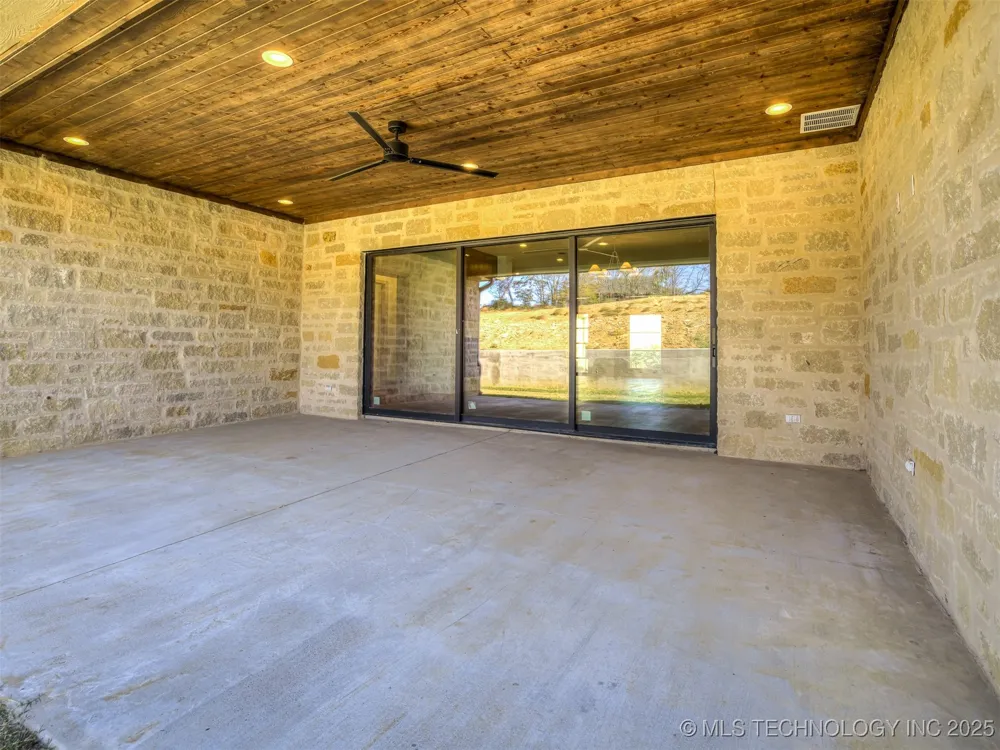 12125 Sunrise Ridge Loop Kingston, OK 73439