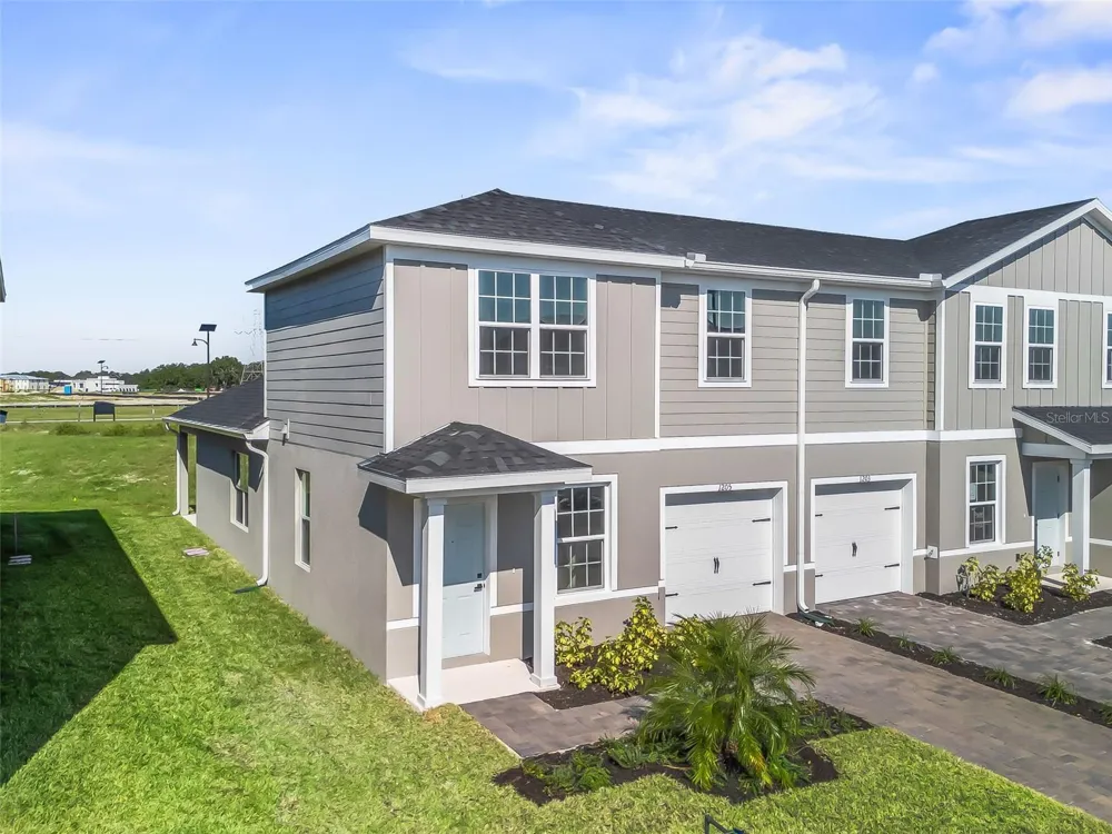 1205 PORT BLUE WAY Lady Lake, FL 32159