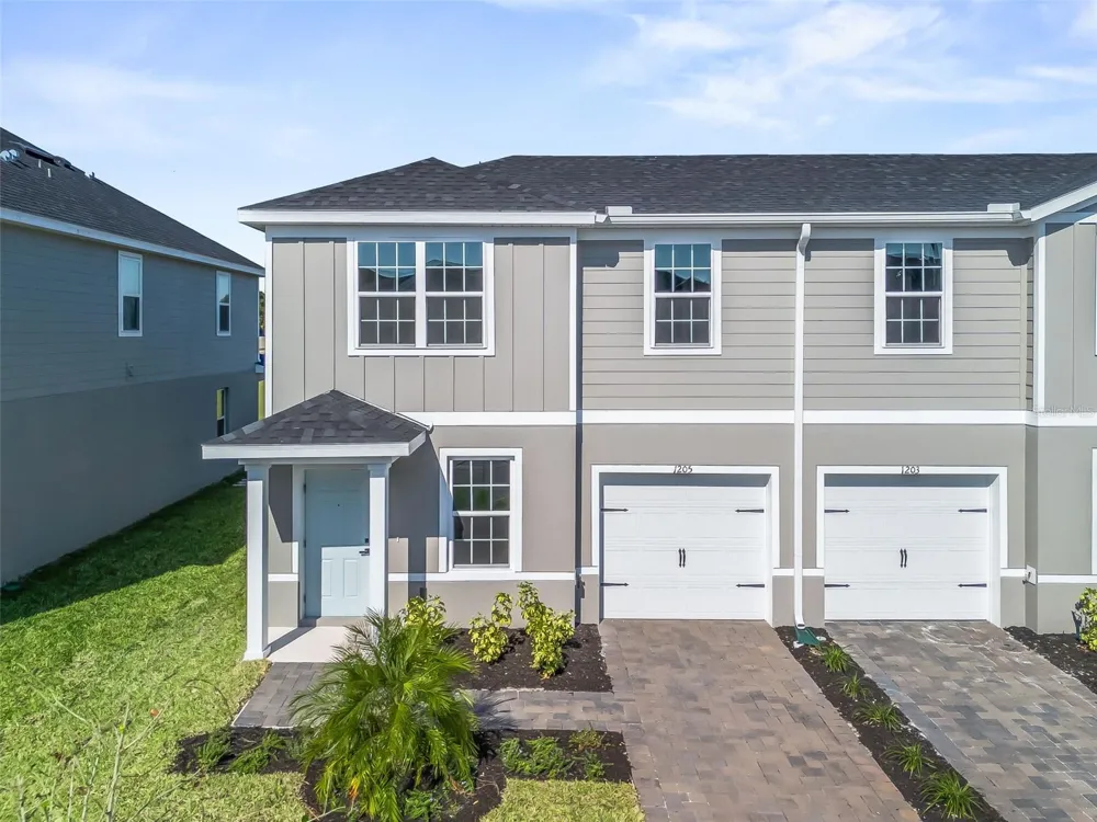 1205 PORT BLUE WAY Lady Lake, FL 32159