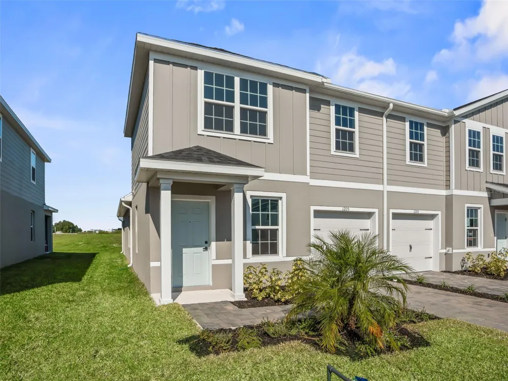 1205 PORT BLUE WAY Lady Lake, FL 32159