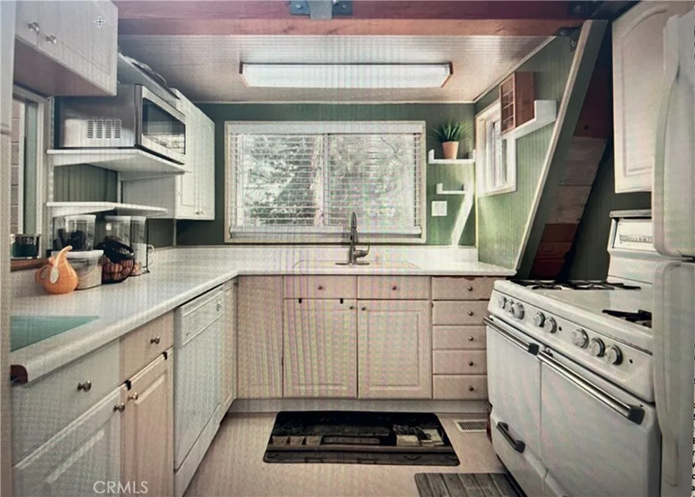 27874 Matterhorn Drive Lake Arrowhead, CA 92352