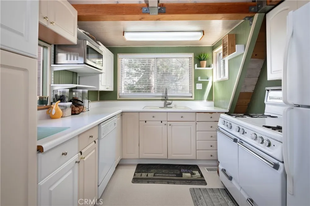 27874 Matterhorn Drive Lake Arrowhead, CA 92352