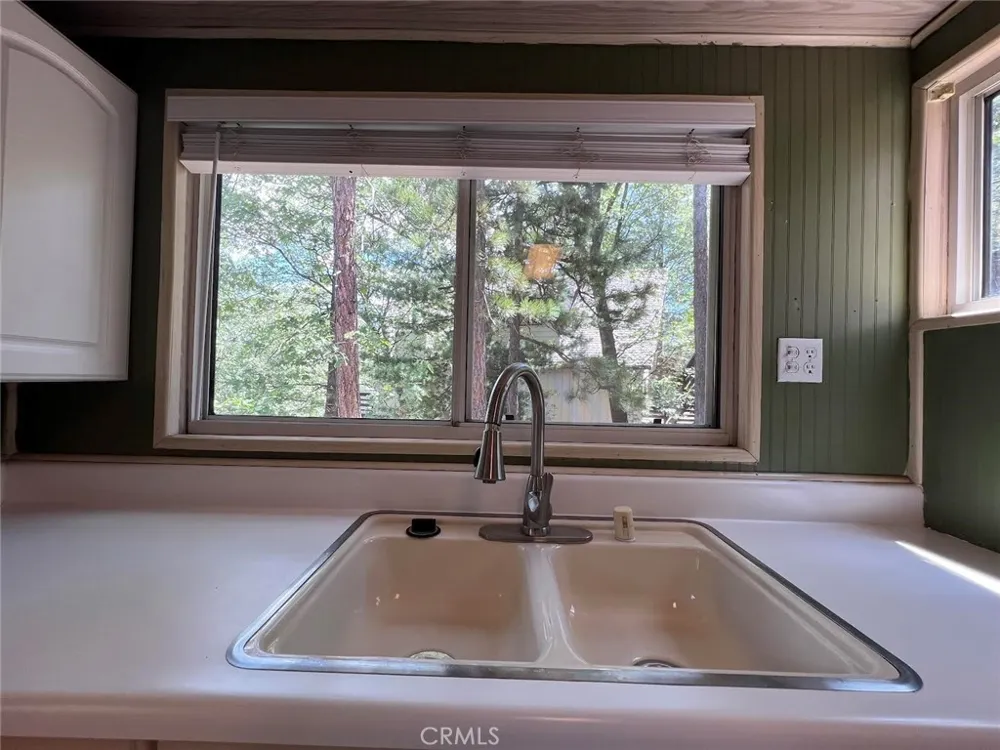27874 Matterhorn Drive Lake Arrowhead, CA 92352