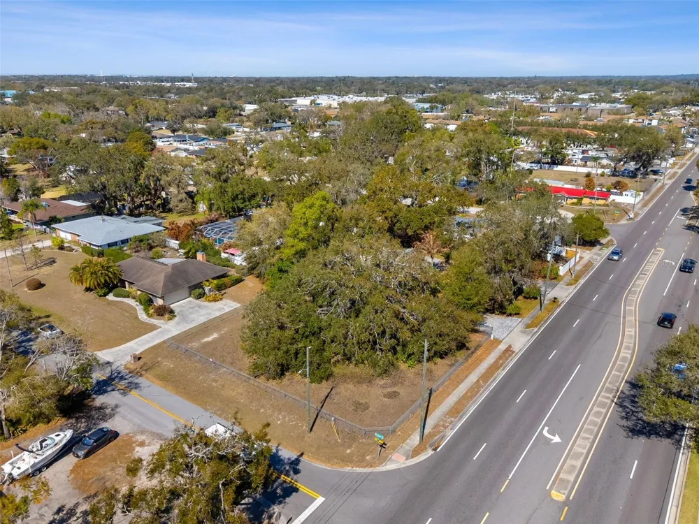 702 WESTWOOD DRIVE Brandon, FL 33511