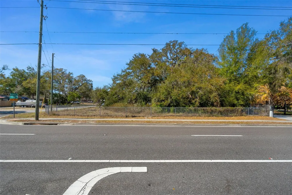 702 WESTWOOD DRIVE Brandon, FL 33511