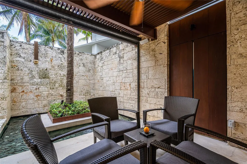 101 20th St #2504 Miami Beach, FL 33139