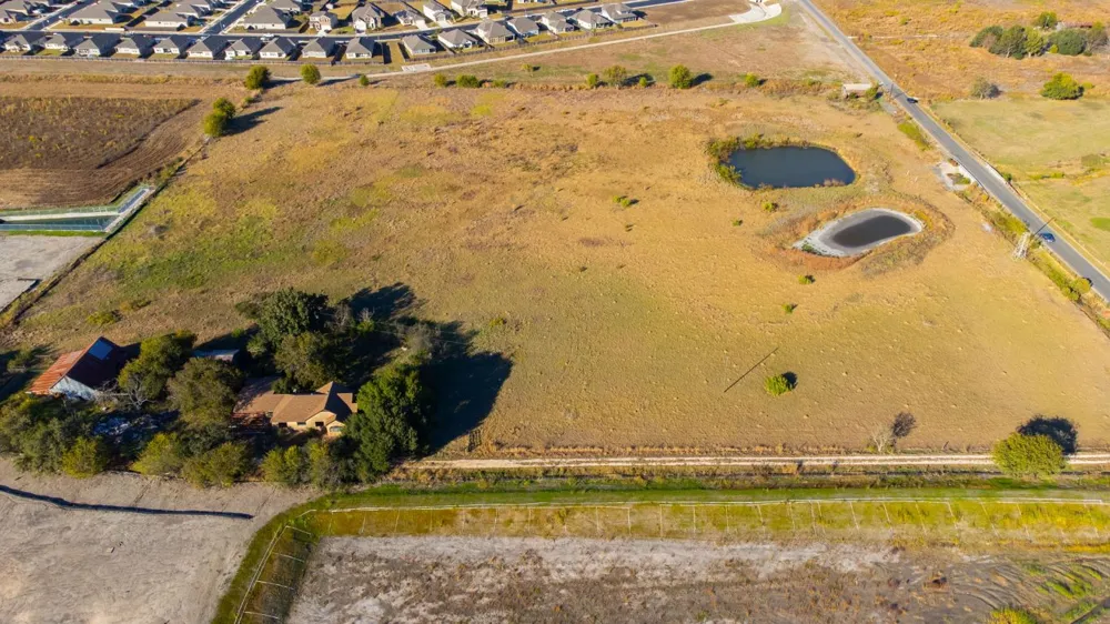 2120 County Road 132 Road Hutto, TX 78634