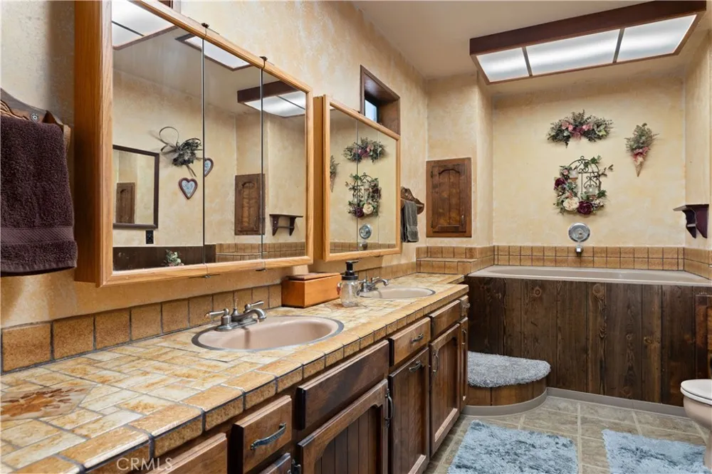 340 Fritch Road Lakeport, CA 95453