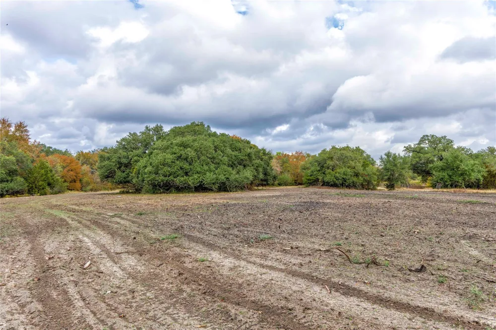 1250 Ladewig Lane Flatonia, TX 78956
