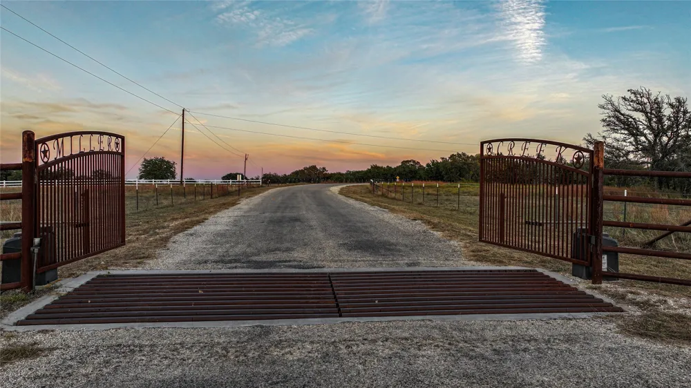9 Miller Creek Bluff Briggs, TX 78608