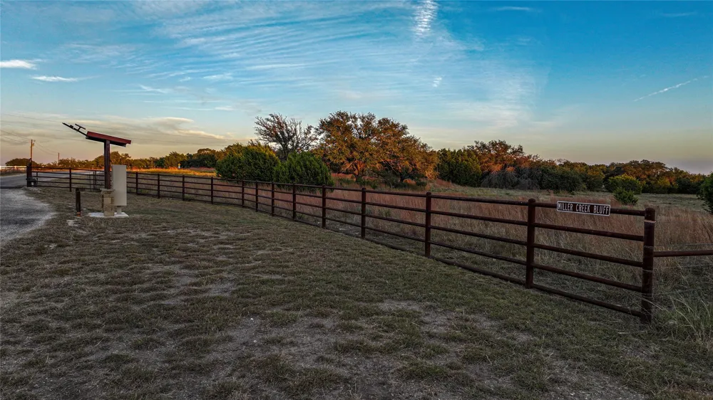 9 Miller Creek Bluff Briggs, TX 78608