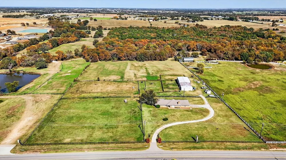 1937 Spring Hill Road Aubrey, TX 76227
