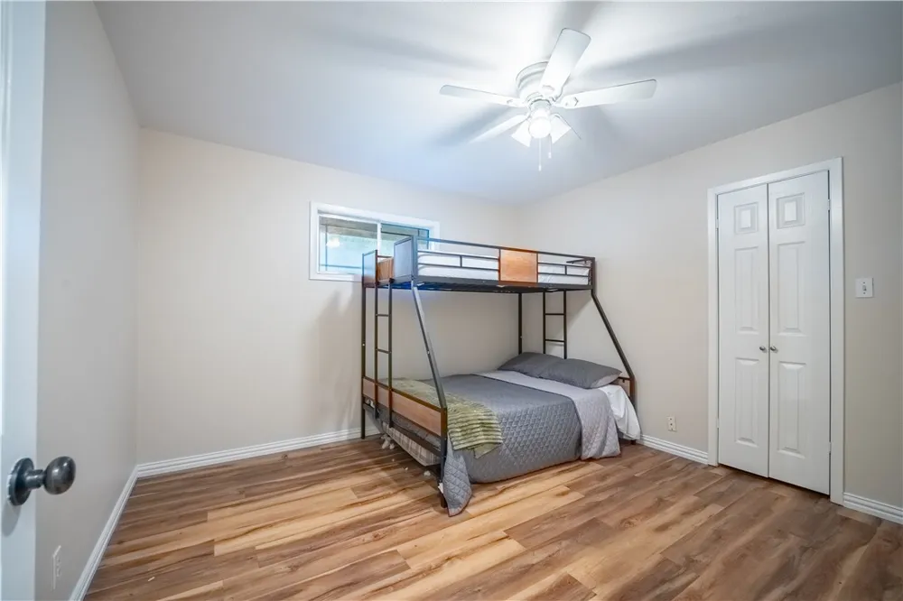 1519 Delwood Alice, TX 78332