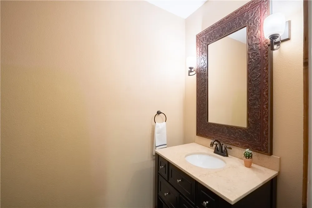 1519 Delwood Alice, TX 78332