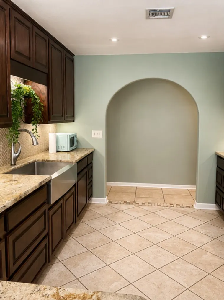 1519 Delwood Alice, TX 78332