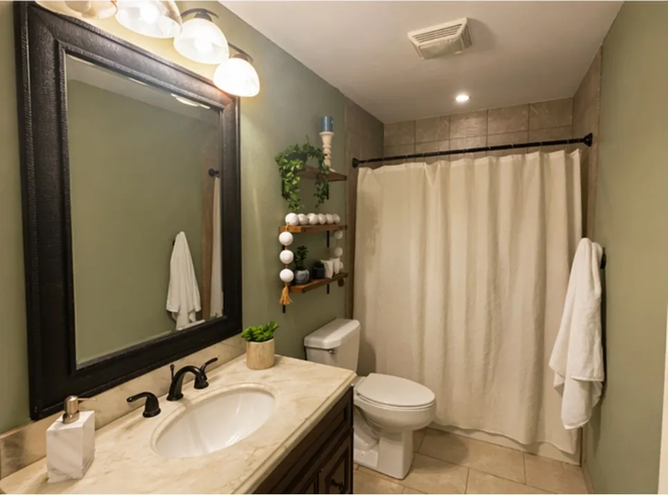 1519 Delwood Alice, TX 78332