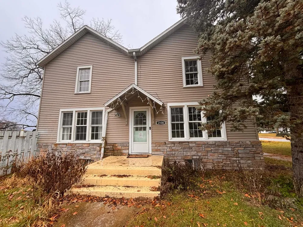 2106 Forest Drive Portage, MI 49002