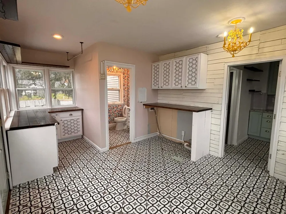 2106 Forest Drive Portage, MI 49002