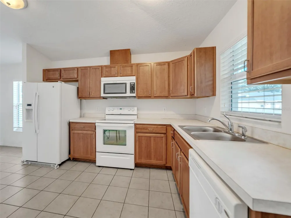 3509 KING GEORGE LANE Seffner, FL 33584