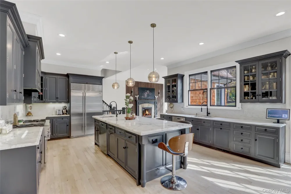 119 Wheatley Road Old Westbury, NY 11568
