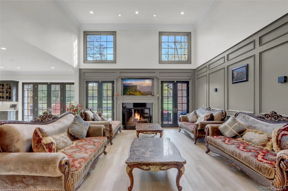 119 Wheatley Road Old Westbury, NY 11568