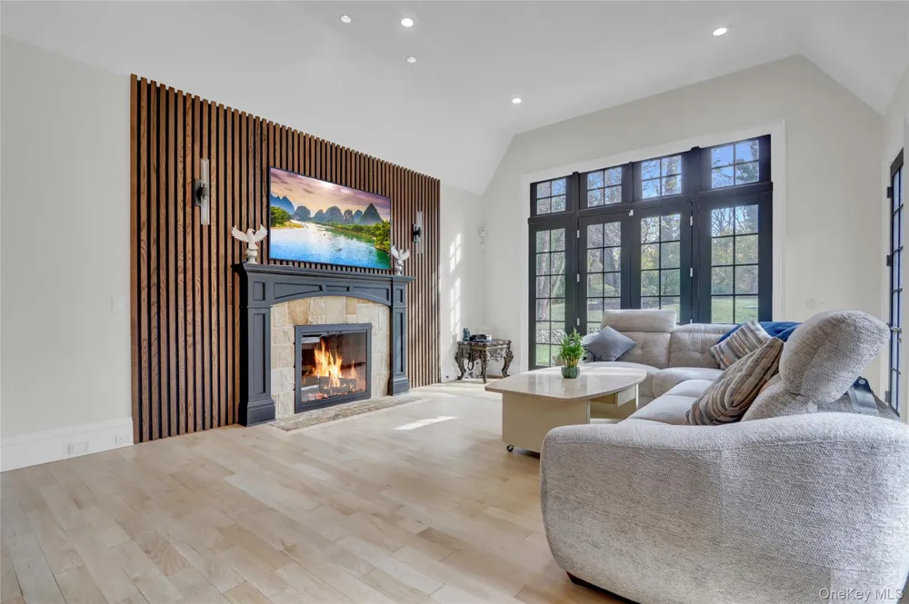 119 Wheatley Road Old Westbury, NY 11568