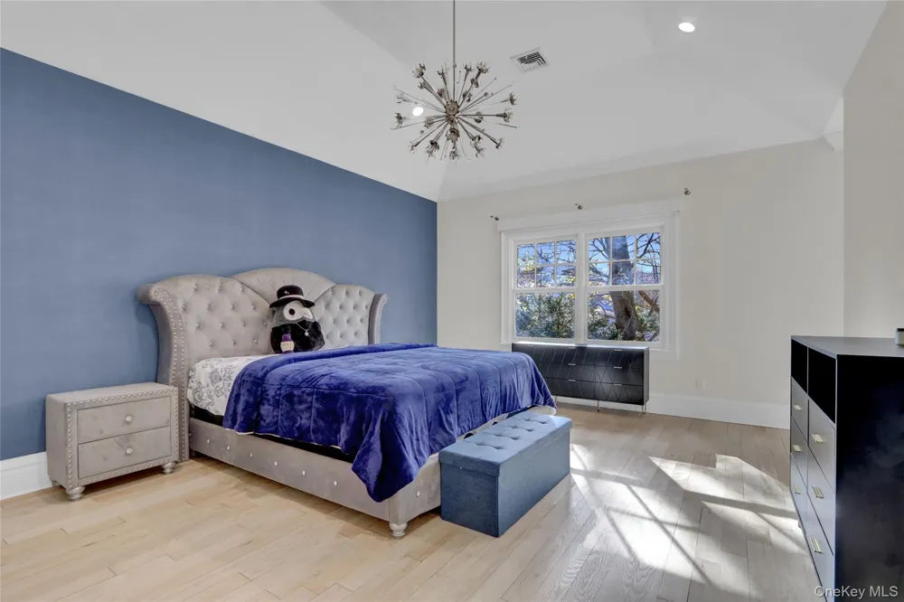 119 Wheatley Road Old Westbury, NY 11568