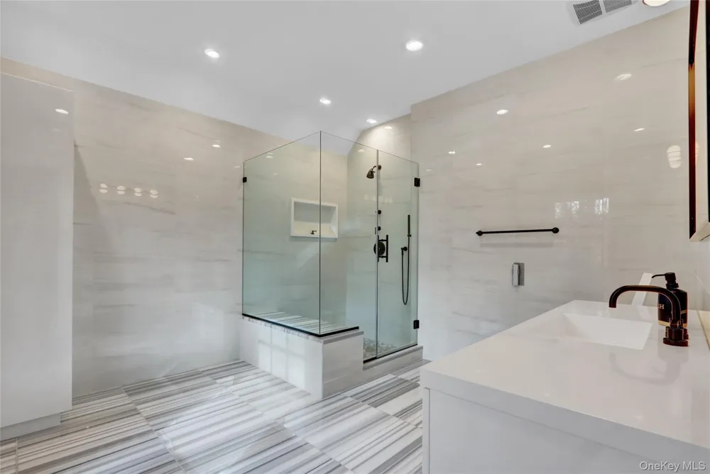 119 Wheatley Road Old Westbury, NY 11568