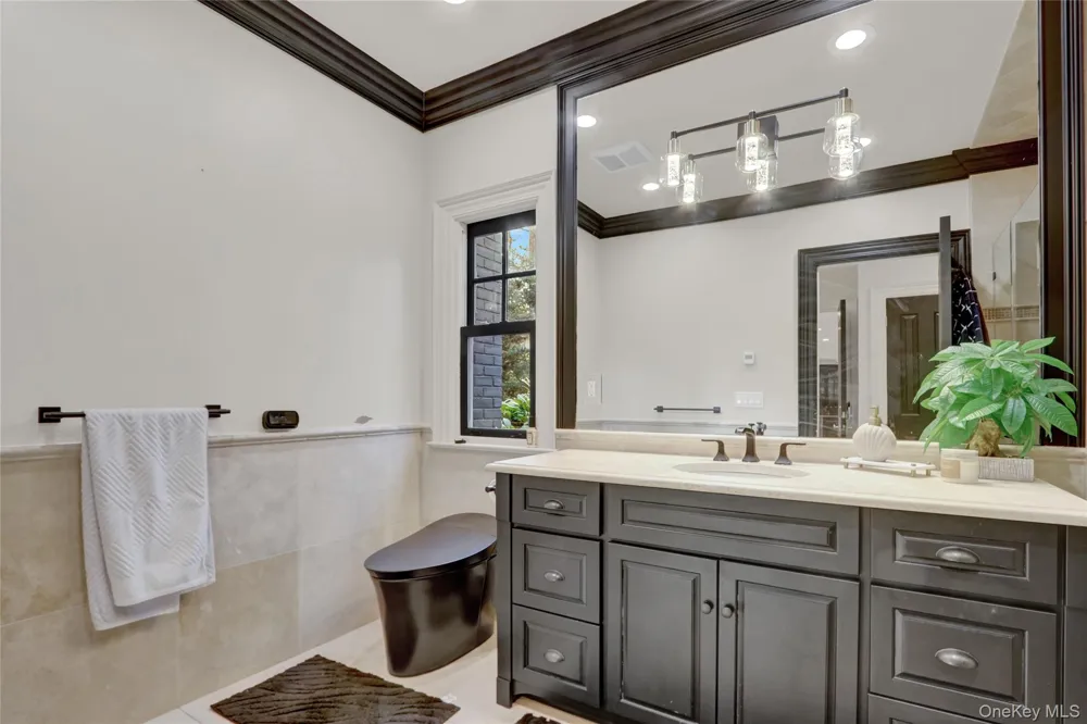119 Wheatley Road Old Westbury, NY 11568