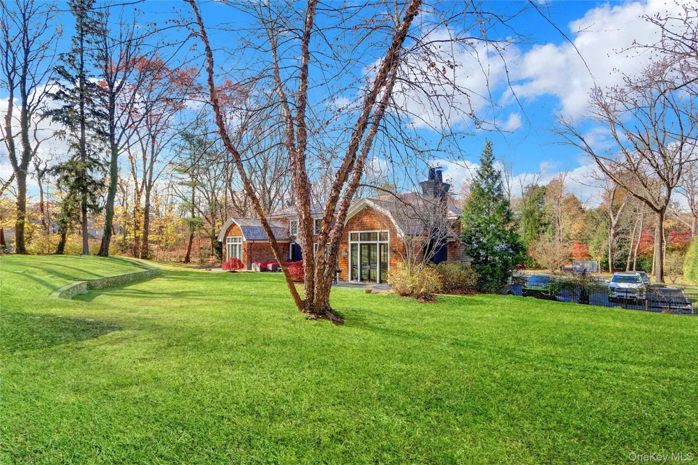 119 Wheatley Road Old Westbury, NY 11568