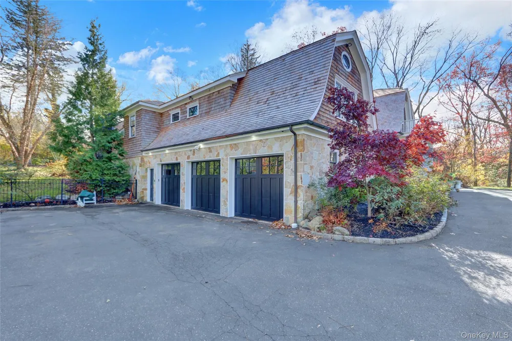 119 Wheatley Road Old Westbury, NY 11568