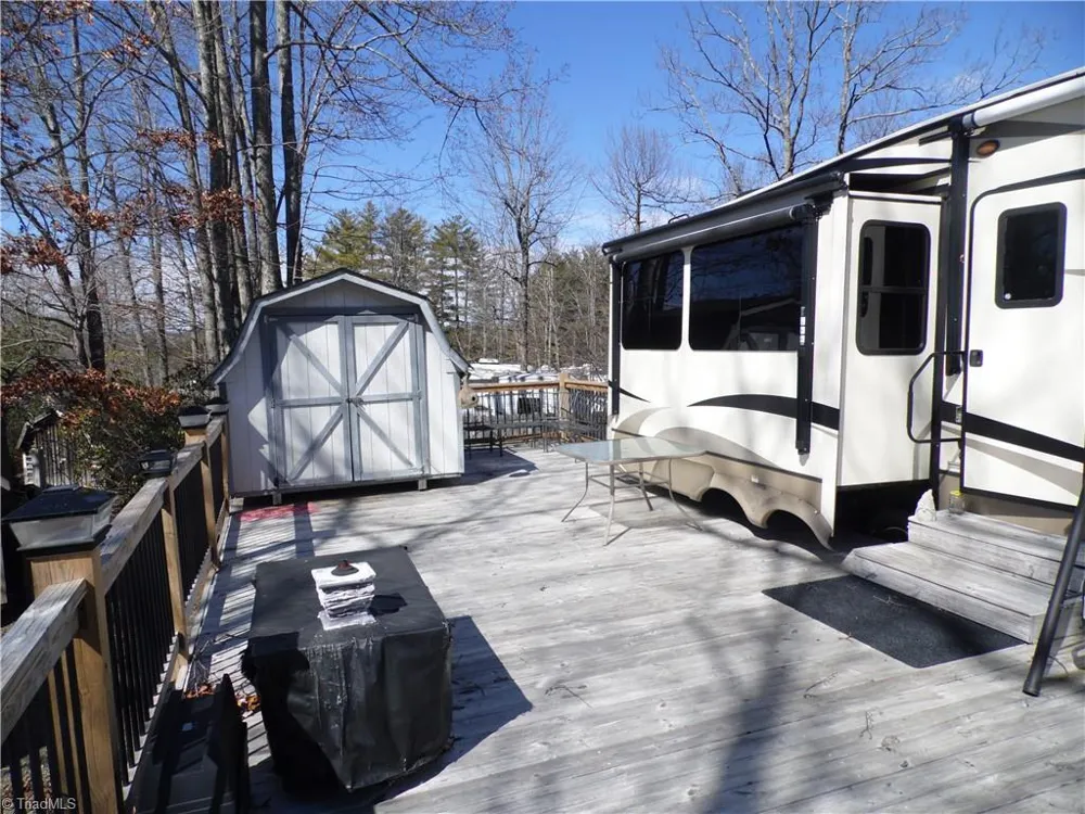184 Club House Drive Ennice, NC 28623
