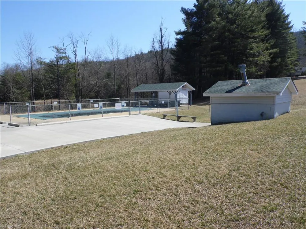 184 Club House Drive Ennice, NC 28623