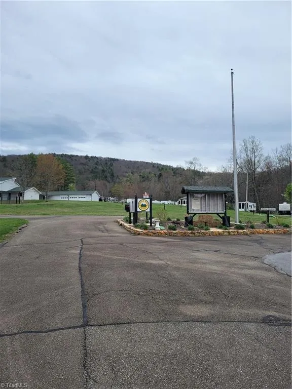 184 Club House Drive Ennice, NC 28623