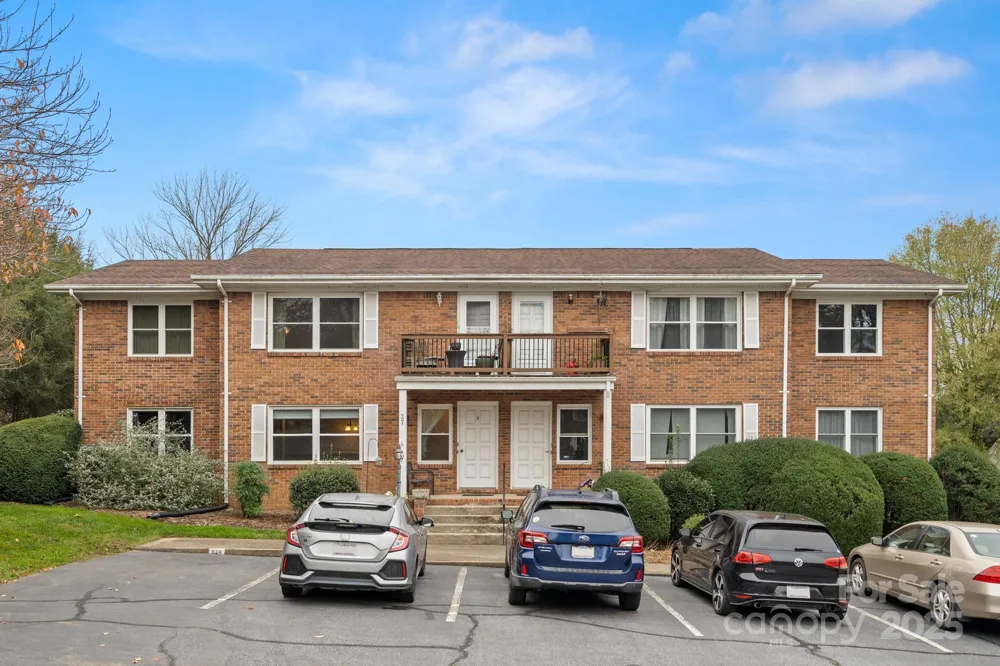 27 Capri Lane #15-D Hendersonville, NC 28791