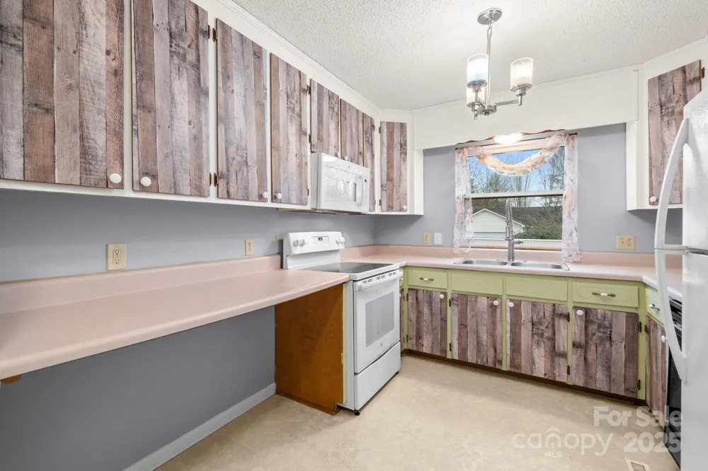 27 Capri Lane #15-D Hendersonville, NC 28791