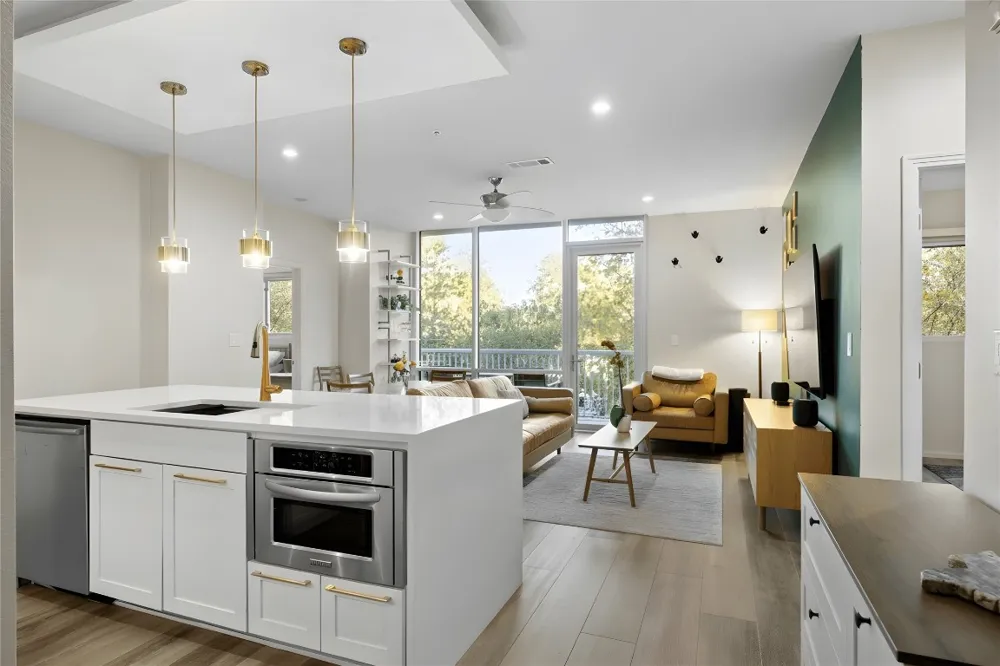 1600 Barton Springs Road #4205
