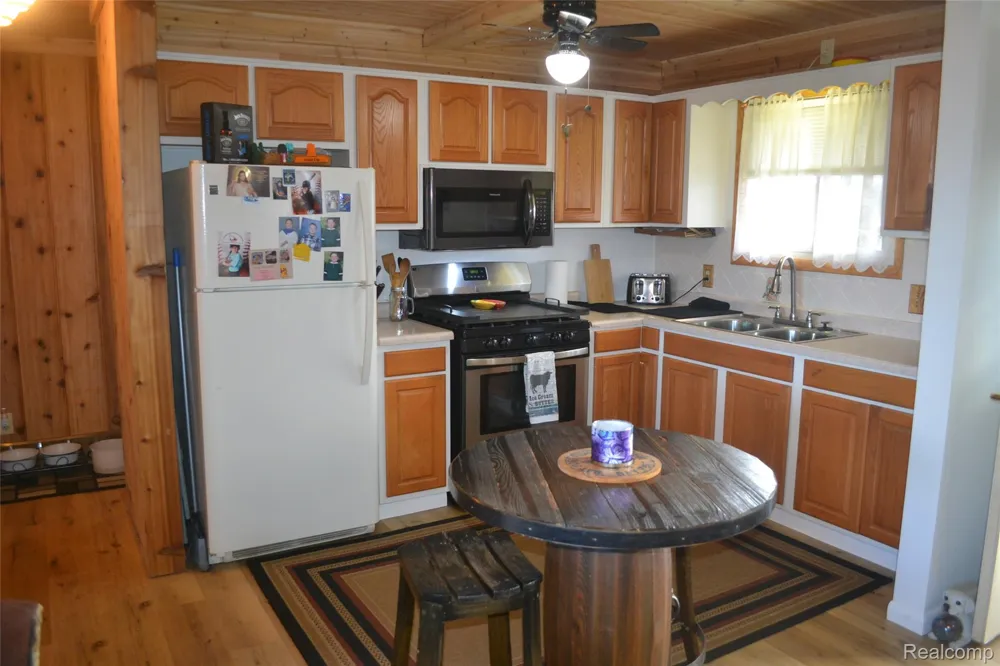 2347 E Bay Ridge Drive Au Gres City, MI 48703