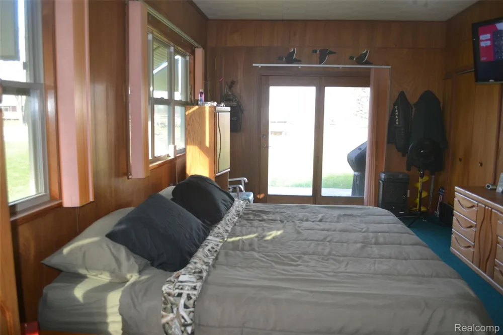2347 E Bay Ridge Drive Au Gres City, MI 48703