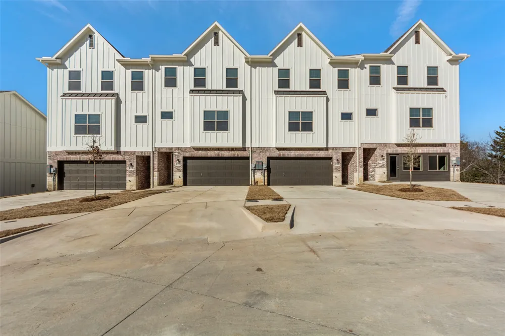 6377 MASON COURT Dallas, TX 75227