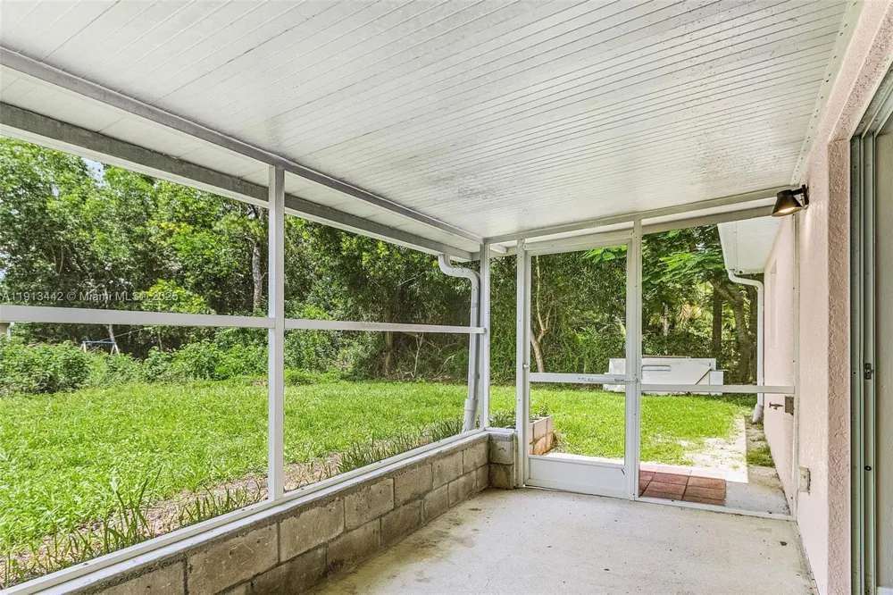 2412 Millie Ave #2412 Lehigh Acres, FL 33973
