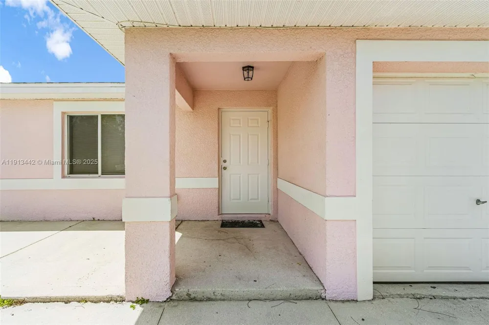 2412 Millie Ave #2412 Lehigh Acres, FL 33973