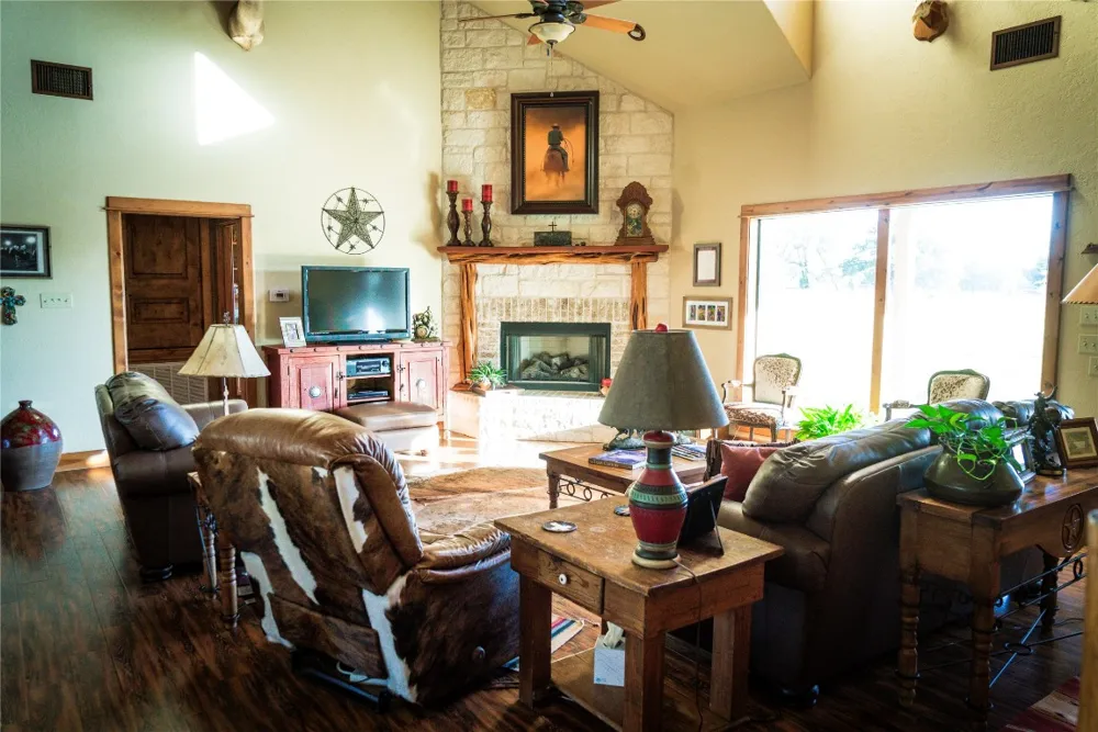298 CR 346 ROAD Milano, TX 76556