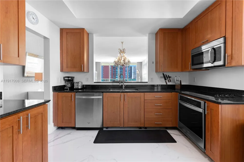 3340 NE 190th St #909 Aventura, FL 33180