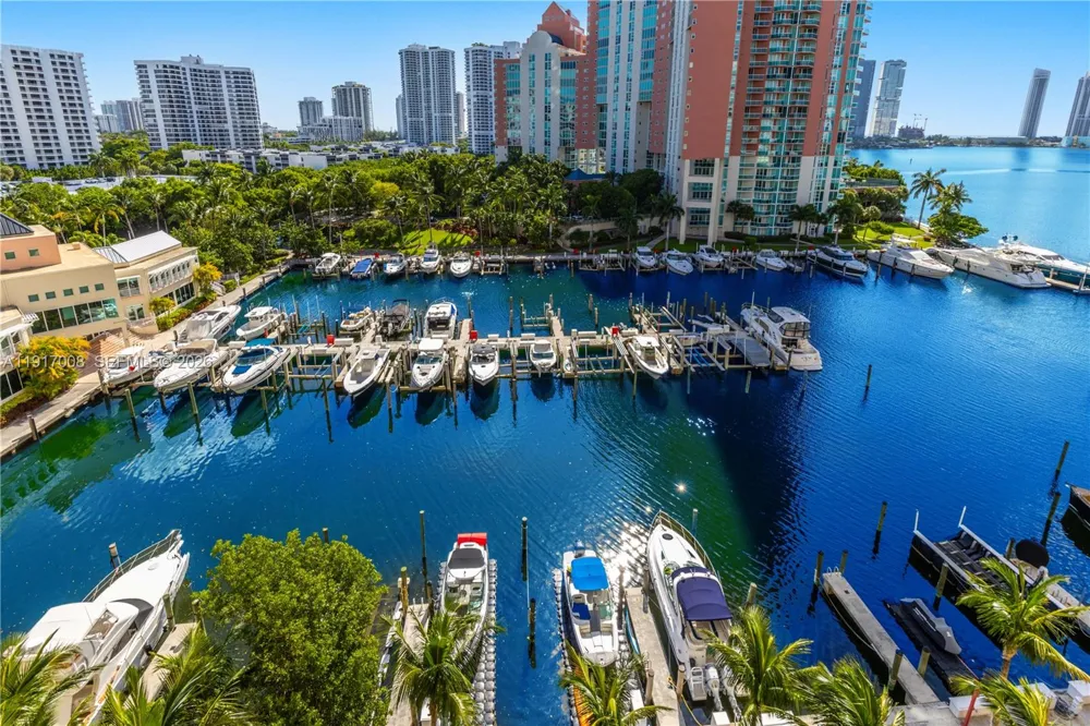 3340 NE 190th St #909 Aventura, FL 33180