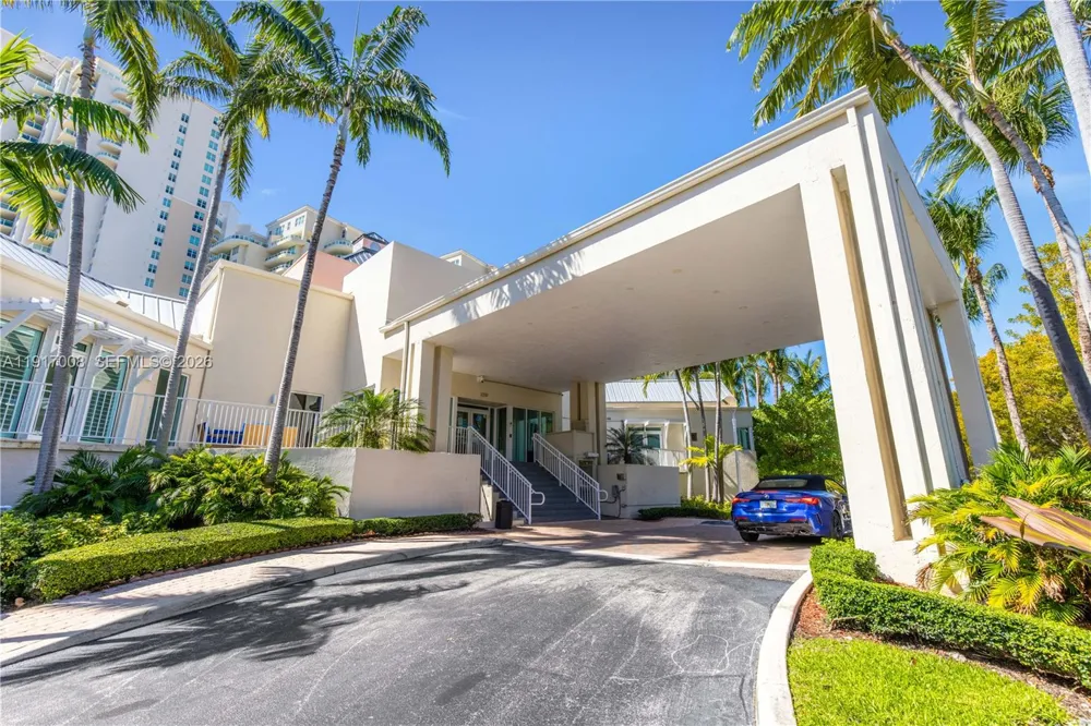 3340 NE 190th St #909 Aventura, FL 33180
