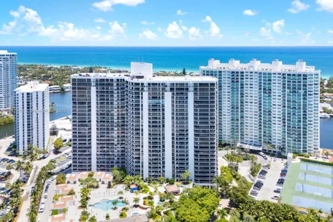 20281 E Country Club Dr #1009