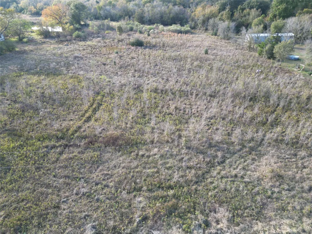 10 Mustang Loop Madisonville, TX 77864