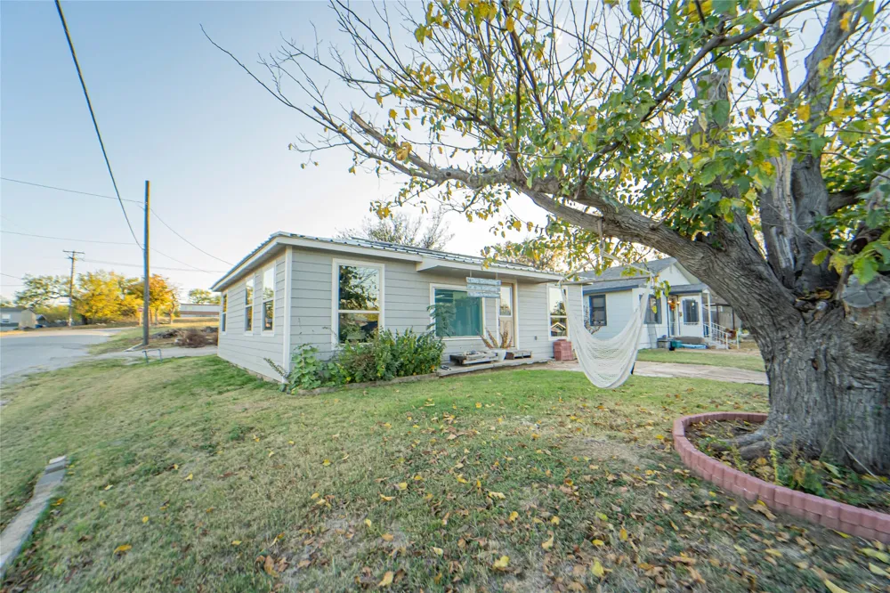 801 W Wheeler Street Breckenridge, TX 76424